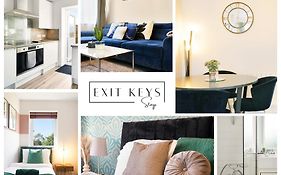 Cosy Corner In Aylesbury Near Stoke Mandeville Hospital & Town Centre With Private Parking