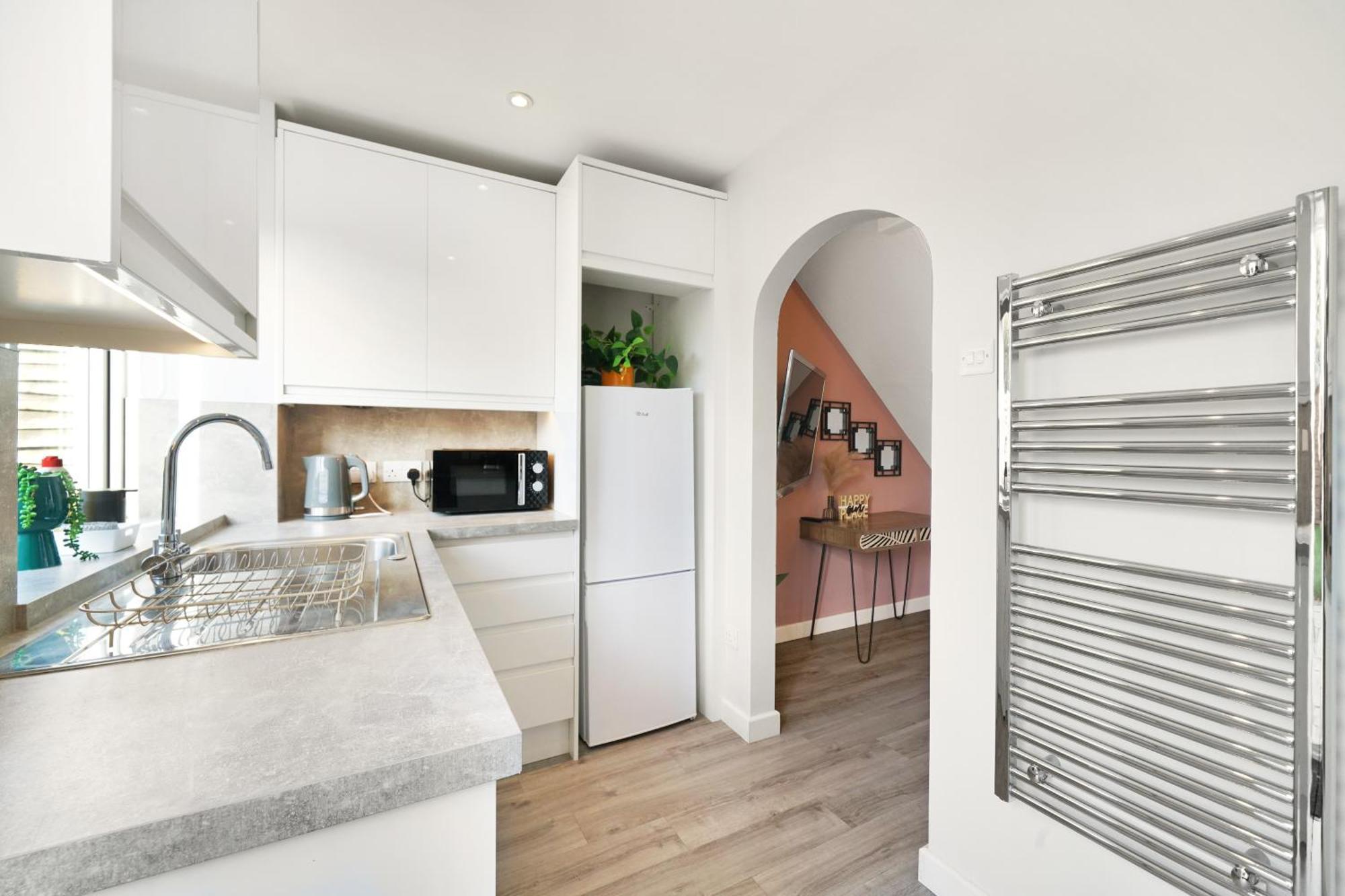 Cosy Corner In Aylesbury Near Stoke Mandeville Hospital & Town Centre With Private Parking Exterior photo